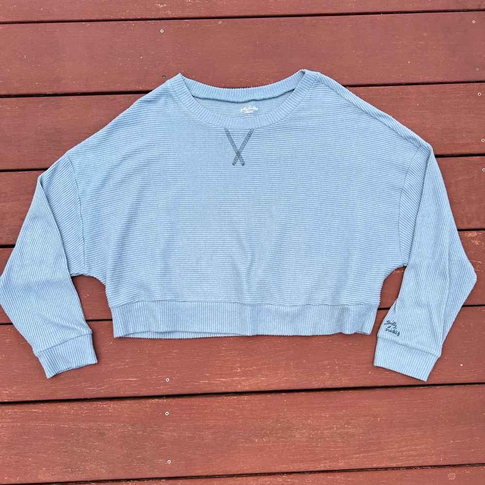 Gilly Hicks -Hollister Women’s Cropped Long Sleeved Shirt